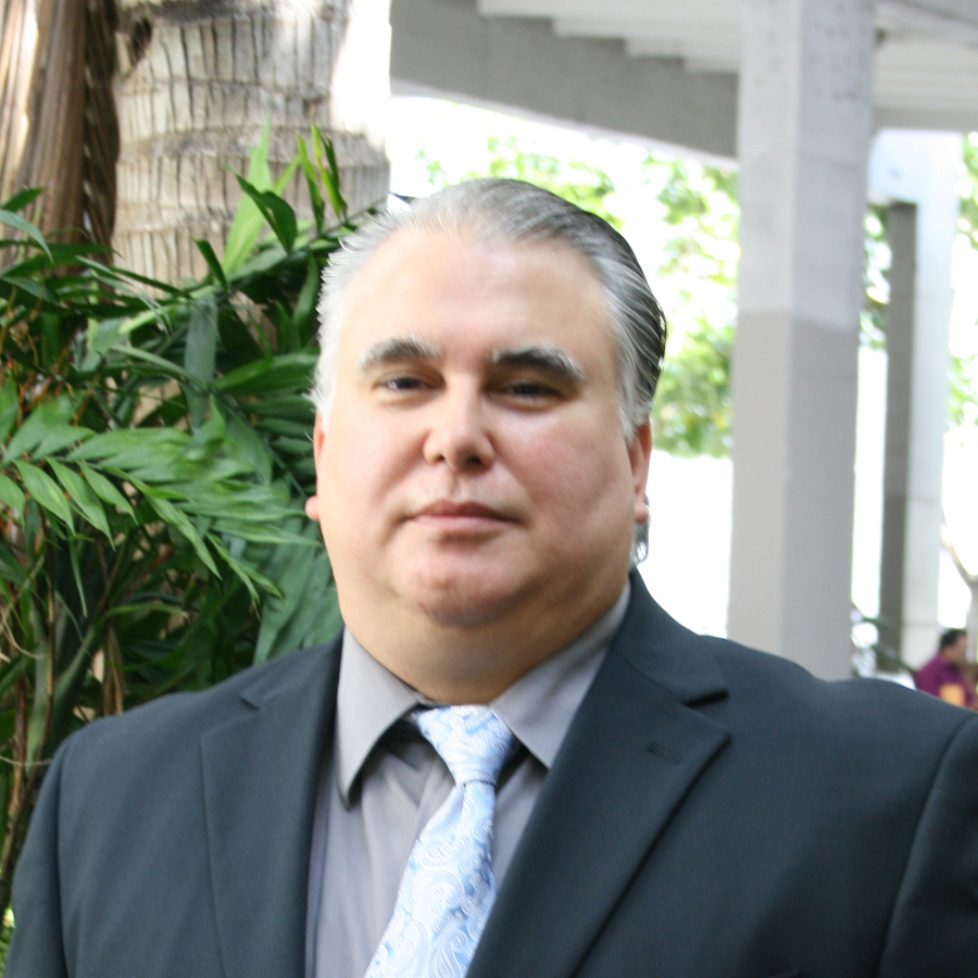 Carlos Casineres