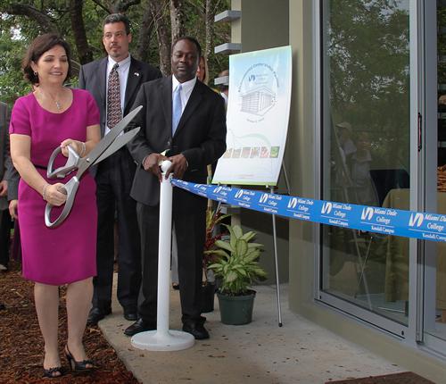 Dr. Lourdes Oroza, Armando Fana and Floyd Pittman