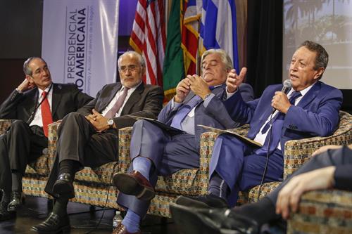 Dr. Alvaro Colom, Dr. Carlos Diego Mesa Gisbert, Dr. Luis Alberto Lacalle and Dr. Marco Vinicio Cerezo Arévalo