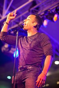 Jon Secada