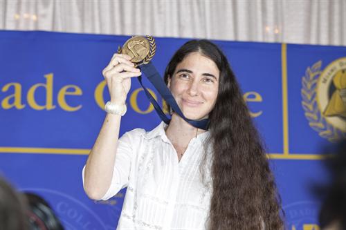 Cuban blogger Yoani Sánchez with the Presidential Medal