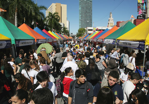 Book Fair visitors fill downtown streets