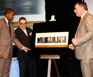 Dr. Joe Leonard Jr., Dr. José A. Vicente and David Boardman