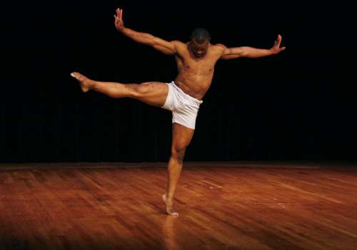 Dance - MDC College Forum - Volume 13, Number 8