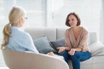 therapist giving advice