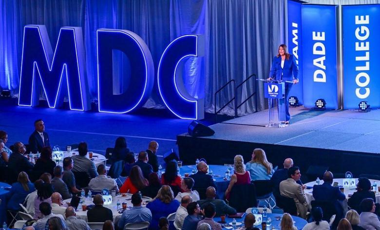 President Pumariega addressing the MDC community during an event